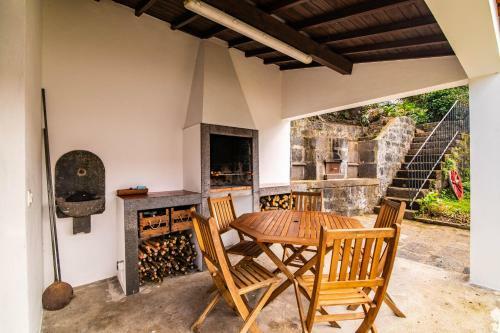 Casa Do Pinheiro With Shared Swimming Pool