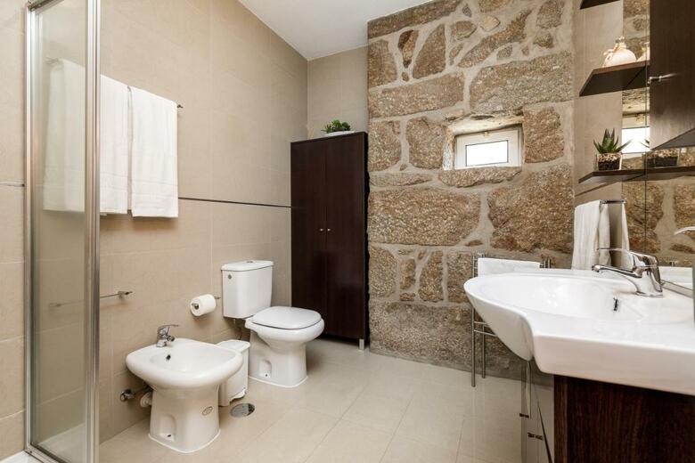 Casa De Ferreira Cinf�es