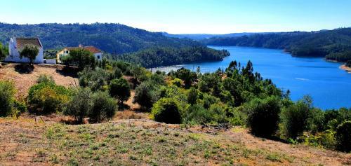 Villa Quinta Do Sobreiro, 4 Bedroom Modernised Farmhouse