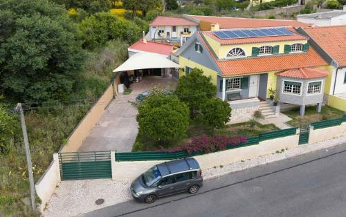 Sun House - Near Sintra - Triple Rooms - Kitchen - Pool
