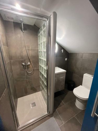 Sun House - Near Sintra - Triple Rooms - Kitchen - Pool