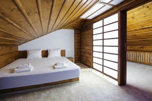 Leshten Hotel