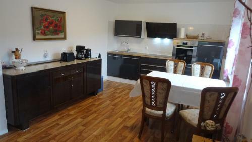 Apartamento Ferienwohnung Erzgebirgswohnung G�tze