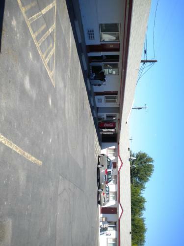 Sundowner Motel