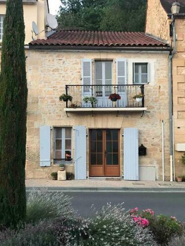 La Maison Du Puit (the House With The Well)