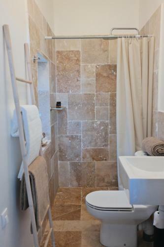 Hostal Maison De Ma�tre Elegia