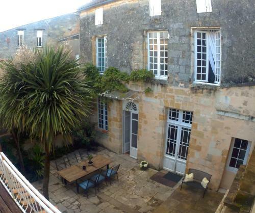 Hostal Maison De Ma�tre Elegia