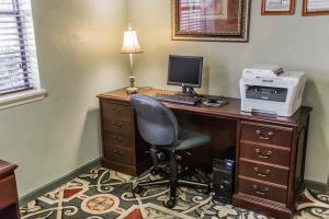 Motel Suburban Extended Stay Hotel Tallahassee