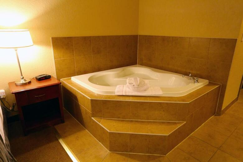 Hotel Lakeview Inn & Suites - Fort Nelson