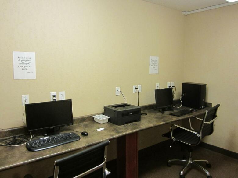 Hotel Lakeview Inn & Suites - Fort Nelson