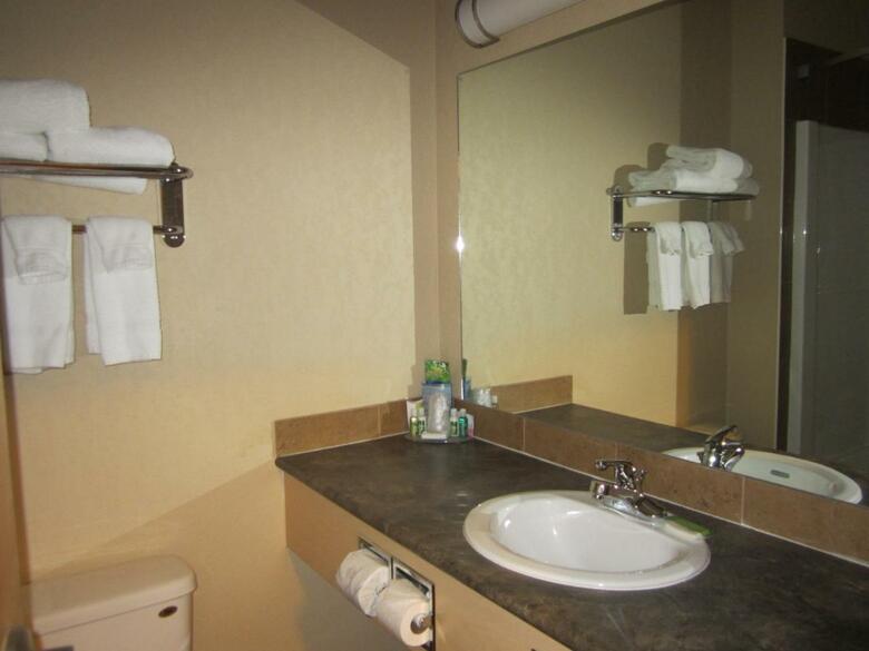 Hotel Lakeview Inn & Suites - Fort Nelson