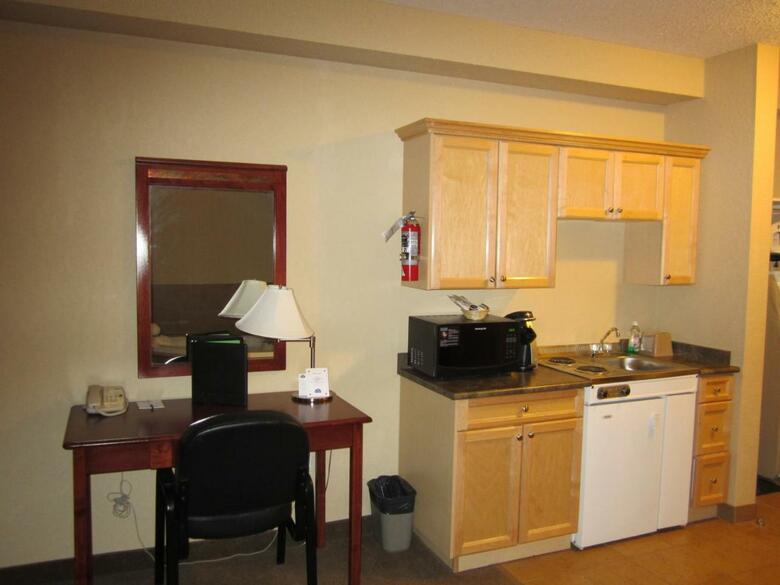 Hotel Lakeview Inn & Suites - Fort Nelson