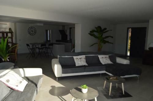 Villa Au Coeur Du Gers Avec Vue Sur Les Pyr�n�es