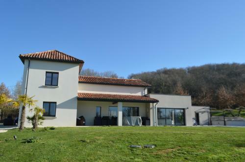 Villa Au Coeur Du Gers Avec Vue Sur Les Pyr�n�es