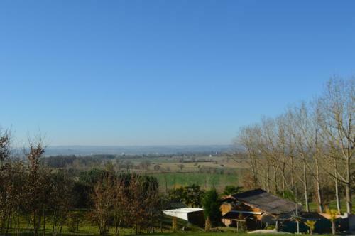 Villa Au Coeur Du Gers Avec Vue Sur Les Pyr�n�es
