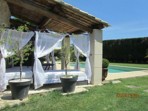 Appartement Dans Mas Proven�al Avec Piscine