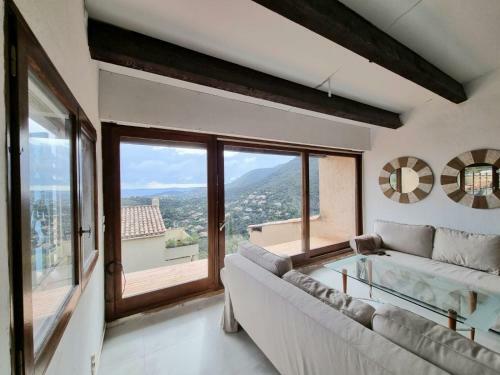 Mountain Beach Villa With Panorama View & Private Pool & Sun Terrasse