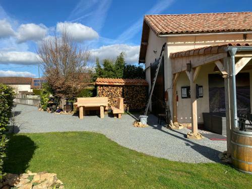 Remarkable 6pers Cottage In The Nature Off Mialet