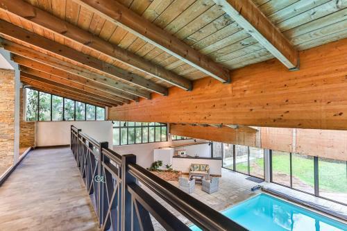 Splendide Maison De 330m Avec Piscine Interieure