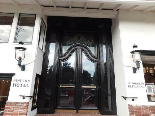Hotel Pine Inn - Carmel