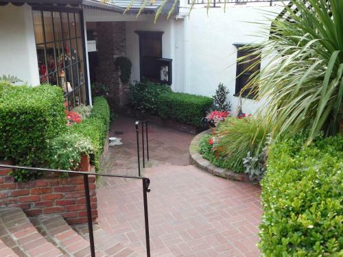 Hotel Pine Inn - Carmel