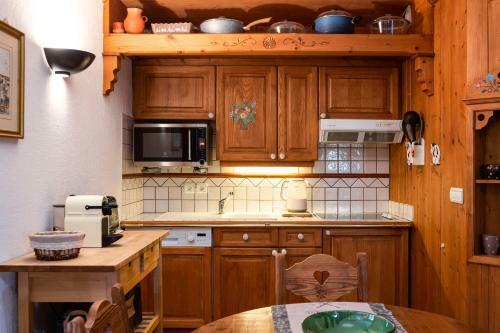 2br Apartment Close To Ski Lift With Mt Blanc View