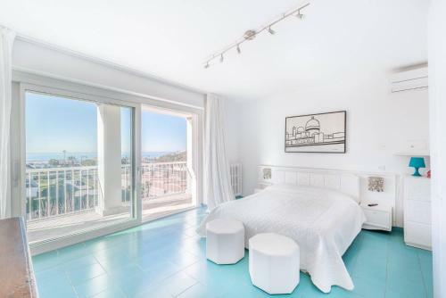 Apartamento Elegante Attico Panoramico A 2 Passi Dal Mare