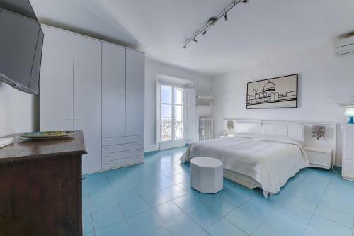Apartamento Elegante Attico Panoramico A 2 Passi Dal Mare