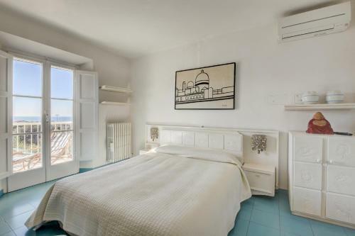 Apartamento Elegante Attico Panoramico A 2 Passi Dal Mare