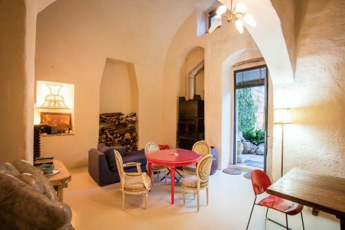 Hostal Castle XVIII Near Sea
