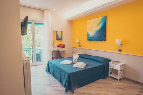 Hostal Oltre Il Mare Guest House