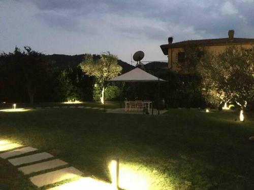 Villa Con Ampio Giardino Esterno E Piscina Condominiale