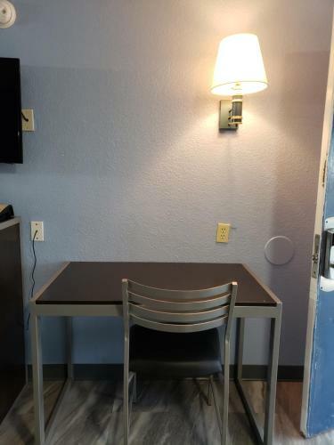 Regency Inn Motel By The Beach