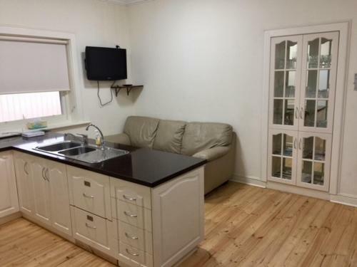 Bed & Breakfast Macdonnell House Naracoorte