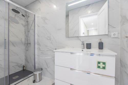 Apartamento 2br Flat W/ AC & Great Views By Lovelystay
