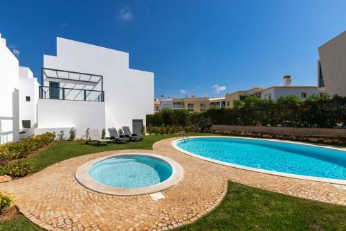 Villa Luxury Townhouse With Pool In Alvor