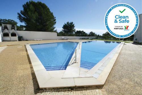 Vau Costa Beach Apartment With Pool!