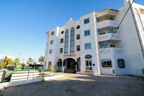 Vau Costa Beach Apartment With Pool!