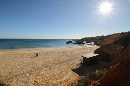 Vau Costa Beach Apartment With Pool!