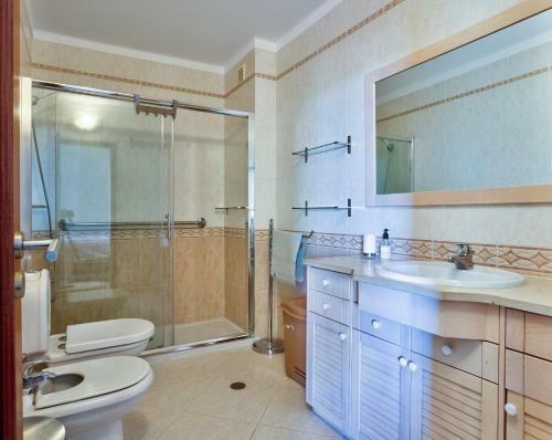 2 Bedroom Apartment With Pool In Vila Marachique, Alvor