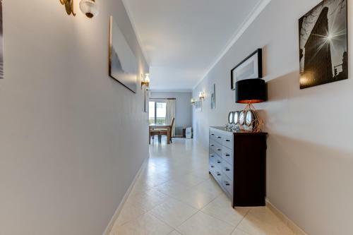 2 Bedroom Apartment With Pool In Vila Marachique, Alvor