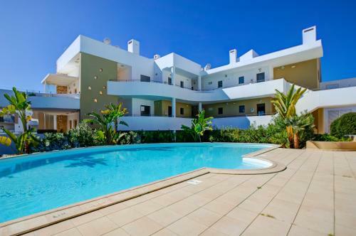 Two Bedroom Apartment In Albur Village 2q