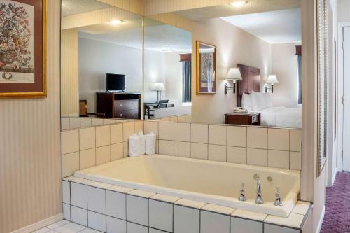 Hotel Wintergreen Resort & Conference Center