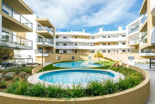 Apartamento T2 In Alvor With Rooftop Terrace & Pool