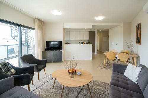 Apartamento T2 In Alvor With Rooftop Terrace & Pool