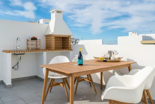 Apartamento T2 In Alvor With Rooftop Terrace & Pool