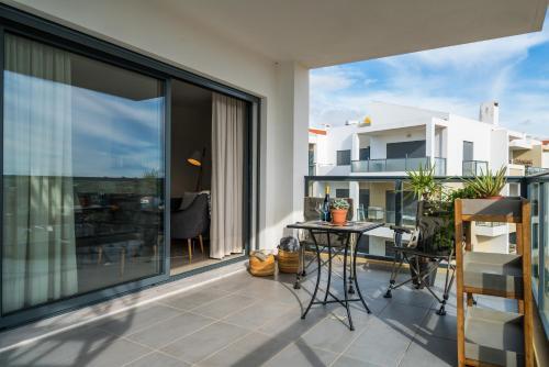 Apartamento T2 In Alvor With Rooftop Terrace & Pool
