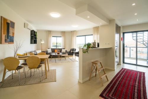 Apartamento T2 In Alvor With Rooftop Terrace & Pool