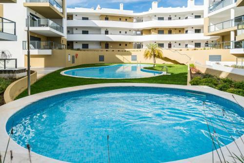 Apartamento T2 In Alvor With Rooftop Terrace & Pool