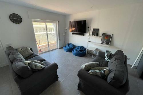 Spacious Villa. Large Rooftop. 4 Bedroom Sleeps 8